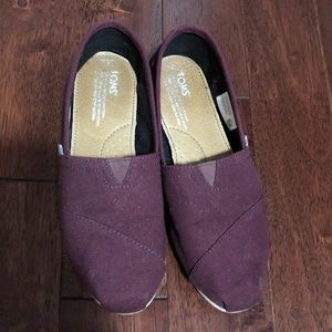 Toms flats size 7 burgundy